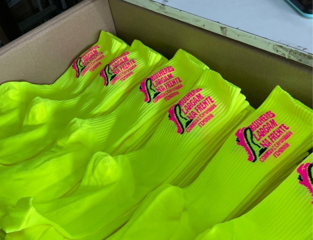 Meias personalizadas produzidas para corrida e caminhada feminina